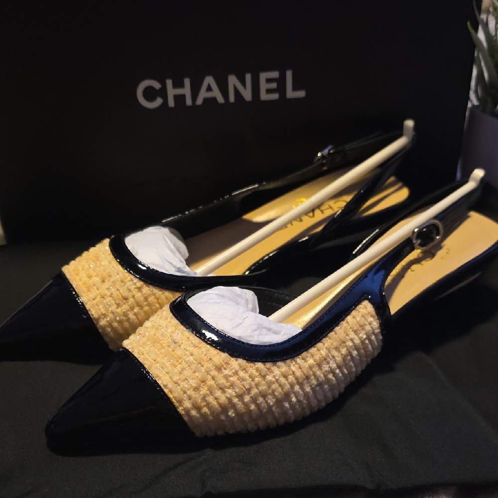 CHANEL Black and Apricot Slingback Heels